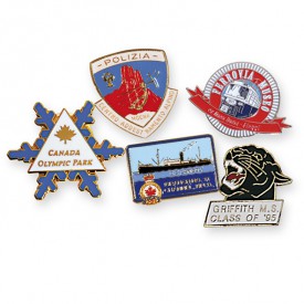 Pins in metallo smaltato dimensione 19x19mm